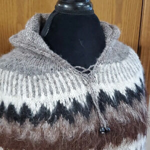 Chasqui Manos Andinas alpaca wool knit hoodie sweater grey brown pockets